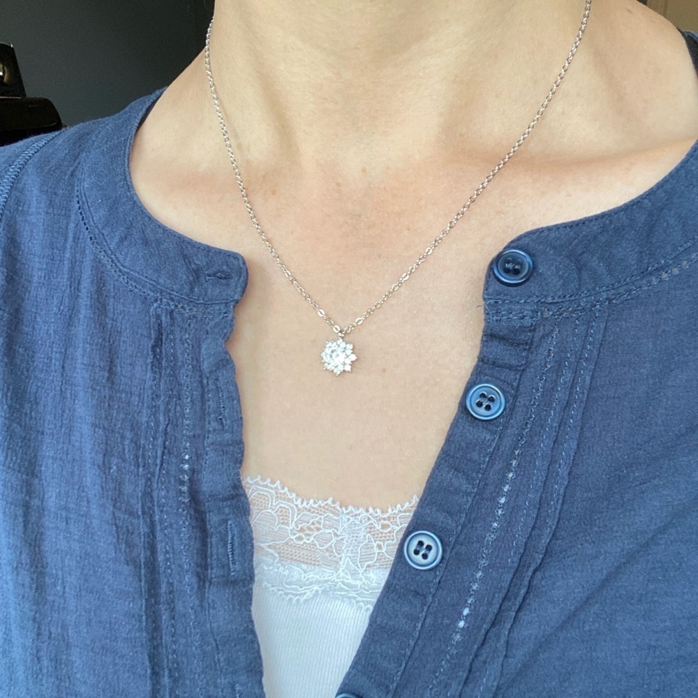 Sterling silver CZ flower necklace 💎💕 - Picture 5 of 6